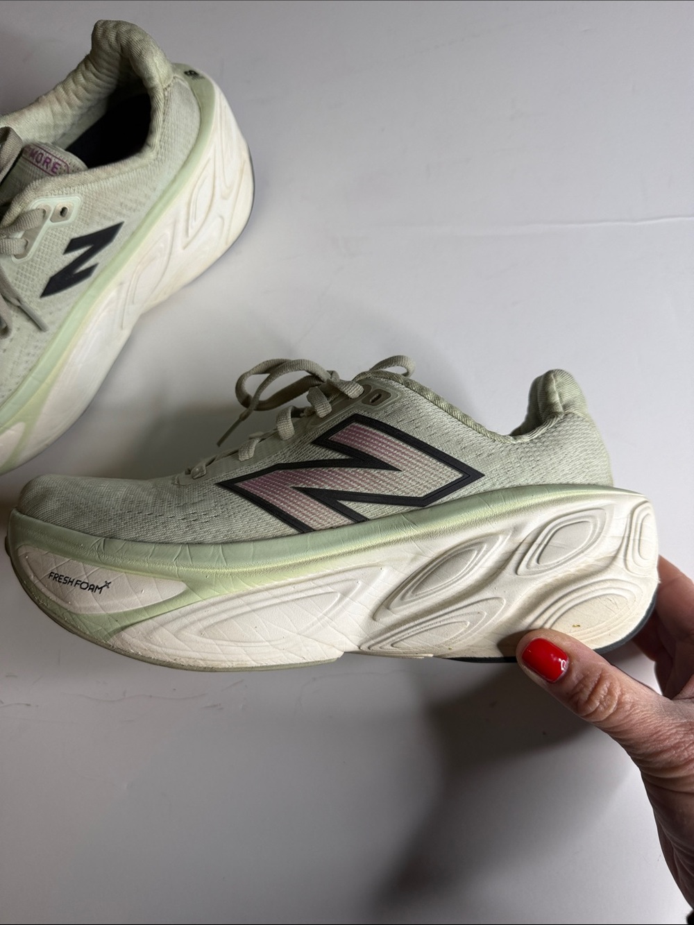 New Balance Fresh Foam X More v5 Size 8 - Picture 2 of 7